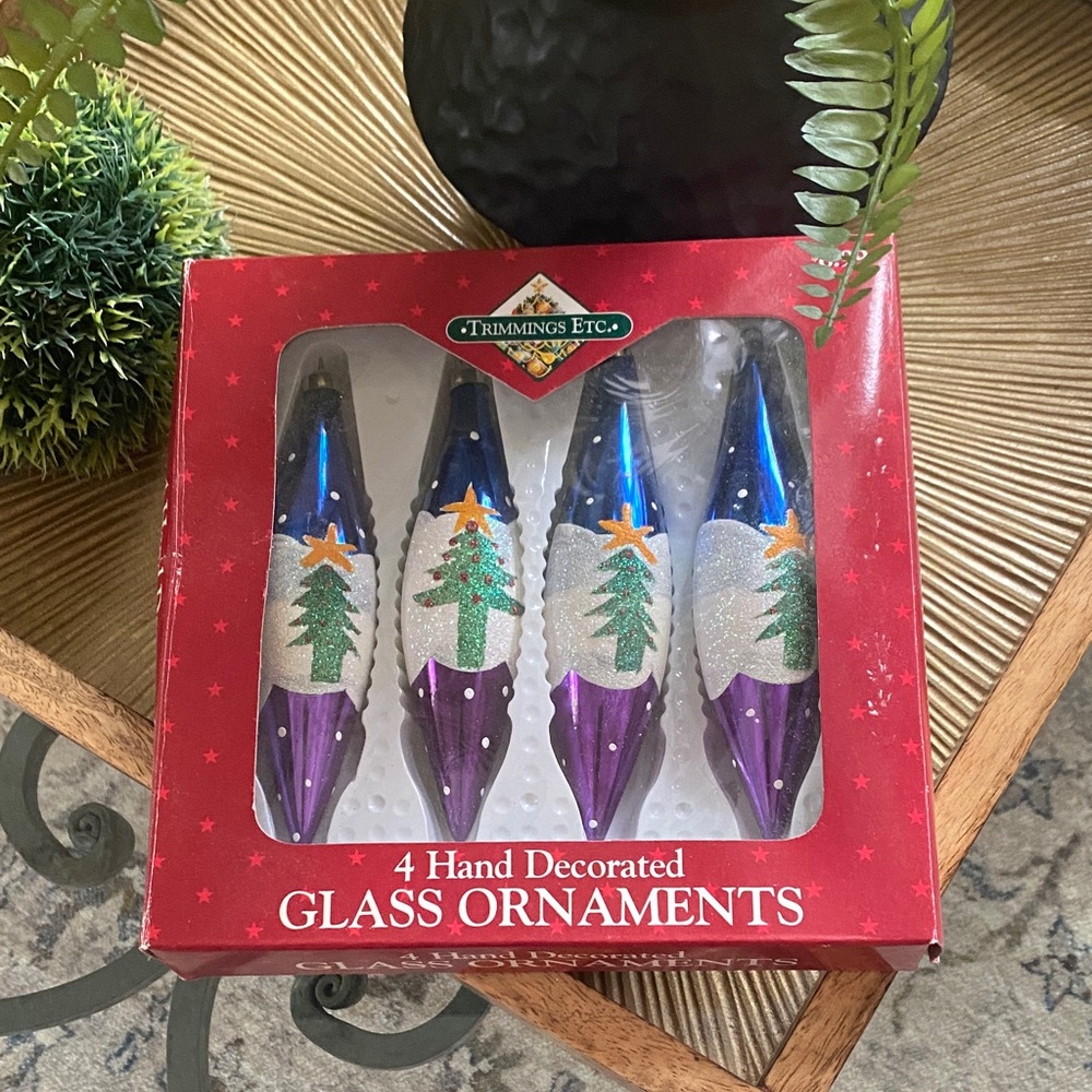 VINTAGE CHRISTMAS TREE GLASS ORNAMENT SET